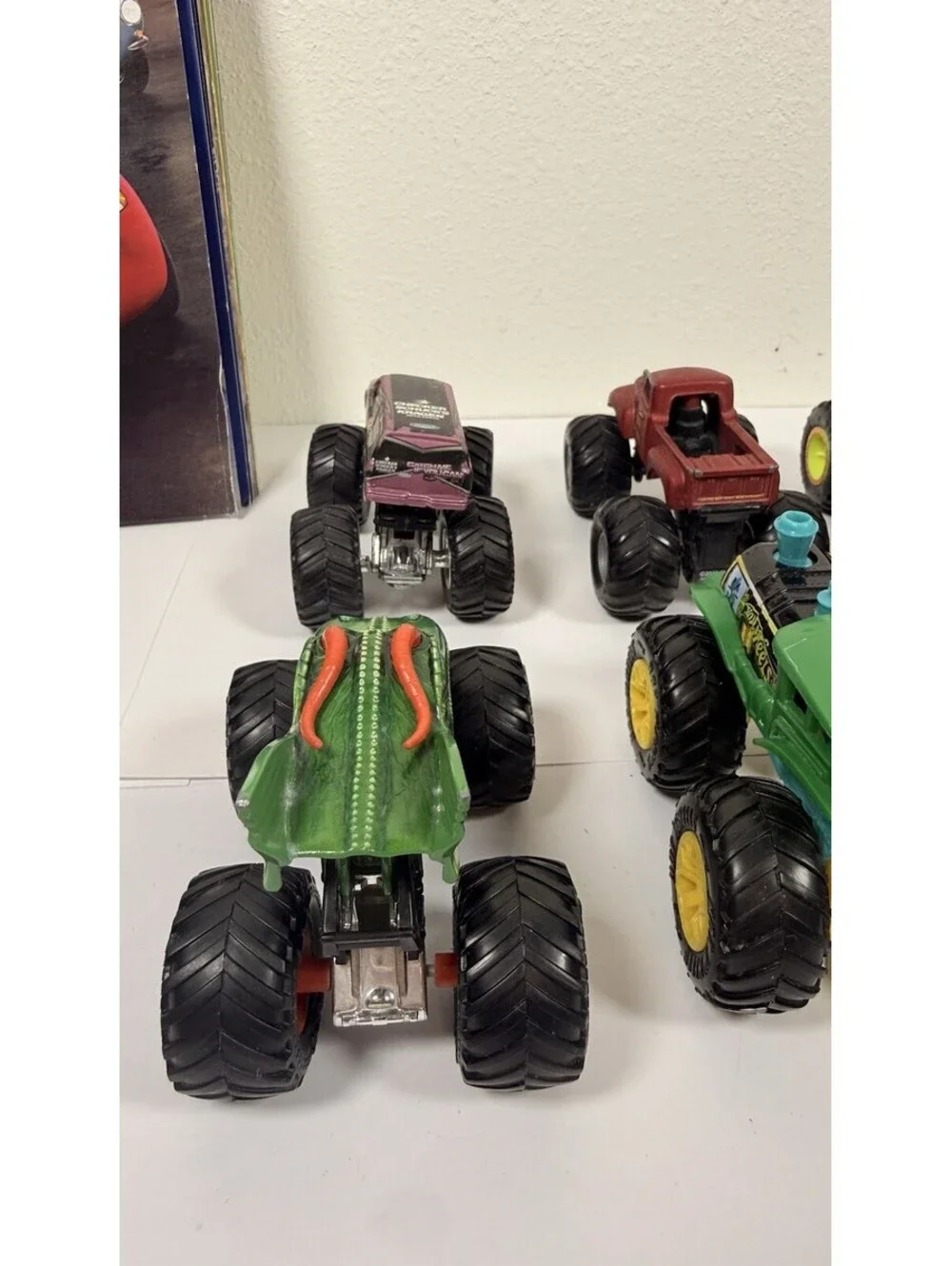 Monster Jam  Monster Trucks Lot of 8 (Scale 1:64)